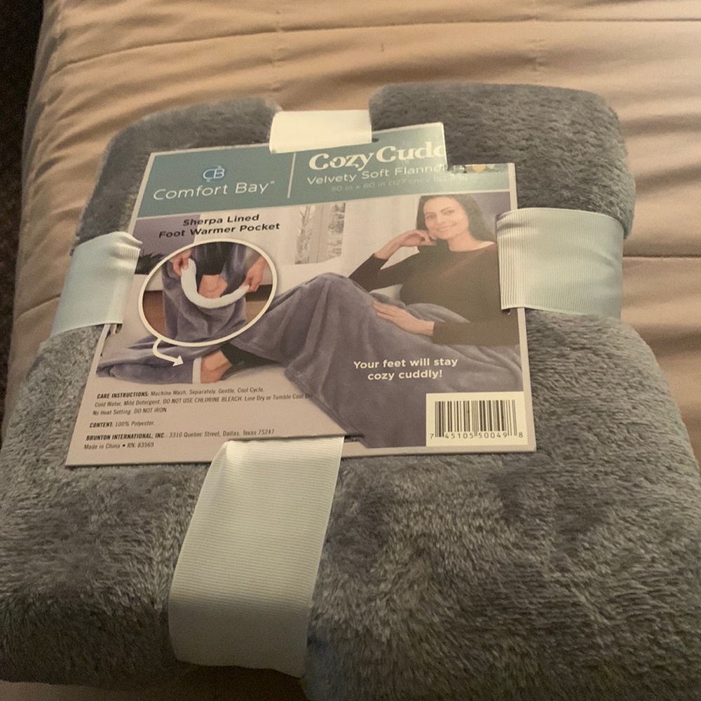 Comfort Bay Cozy Cuddle blanket